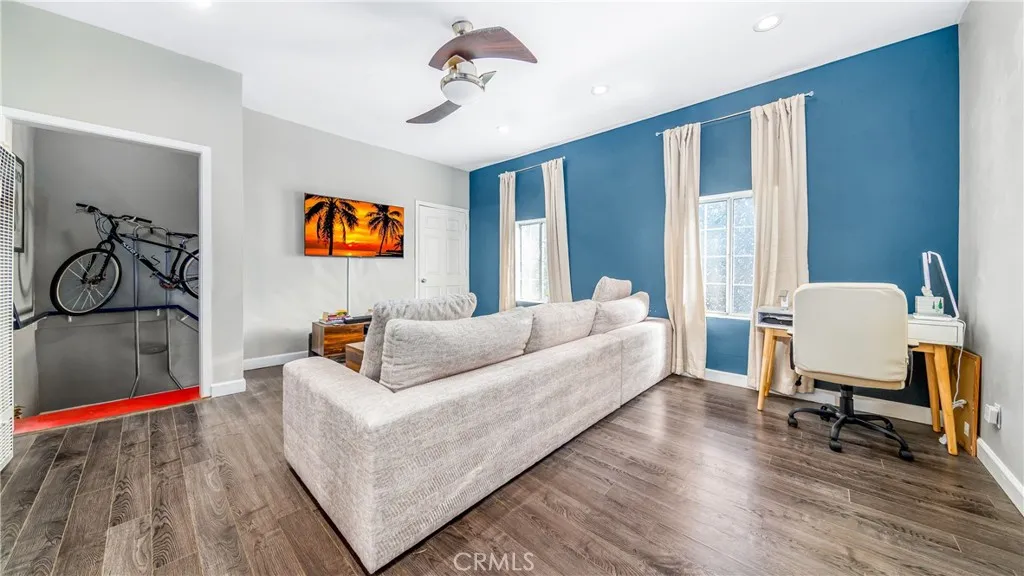 217 Columbia Place, Los Angeles, California 90026 home-pic-2