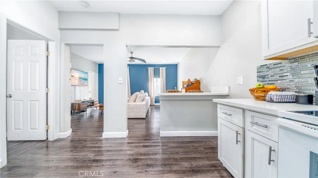 217 Columbia Place, Los Angeles, California 90026 home-pic-3