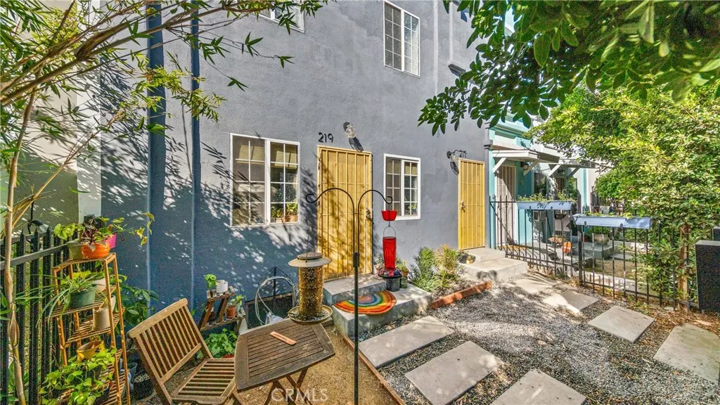 217 Columbia Place, Los Angeles, California 90026 home-pic-7