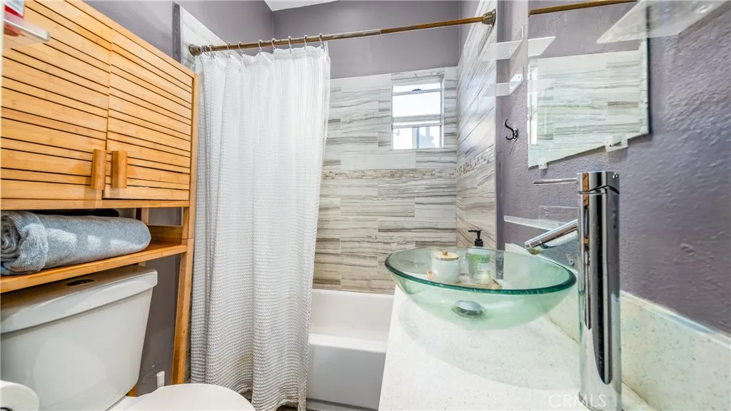 217 Columbia Place, Los Angeles, California 90026 home-pic-10