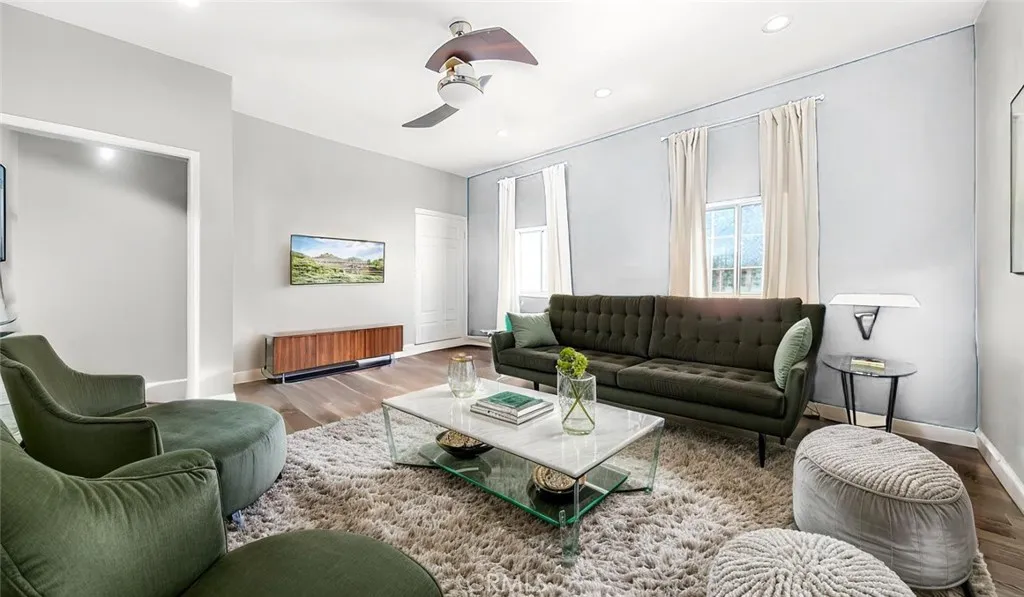 217 Columbia Place, Los Angeles, California 90026 home-pic-14