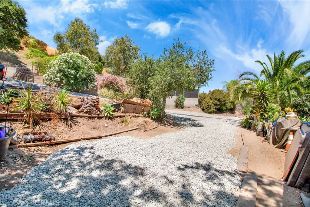 8455 Mcgroarty Street, Sunland, California 91040 home-pic-11