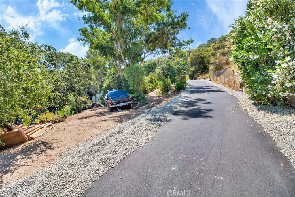 8455 Mcgroarty Street, Sunland, California 91040 home-pic-19