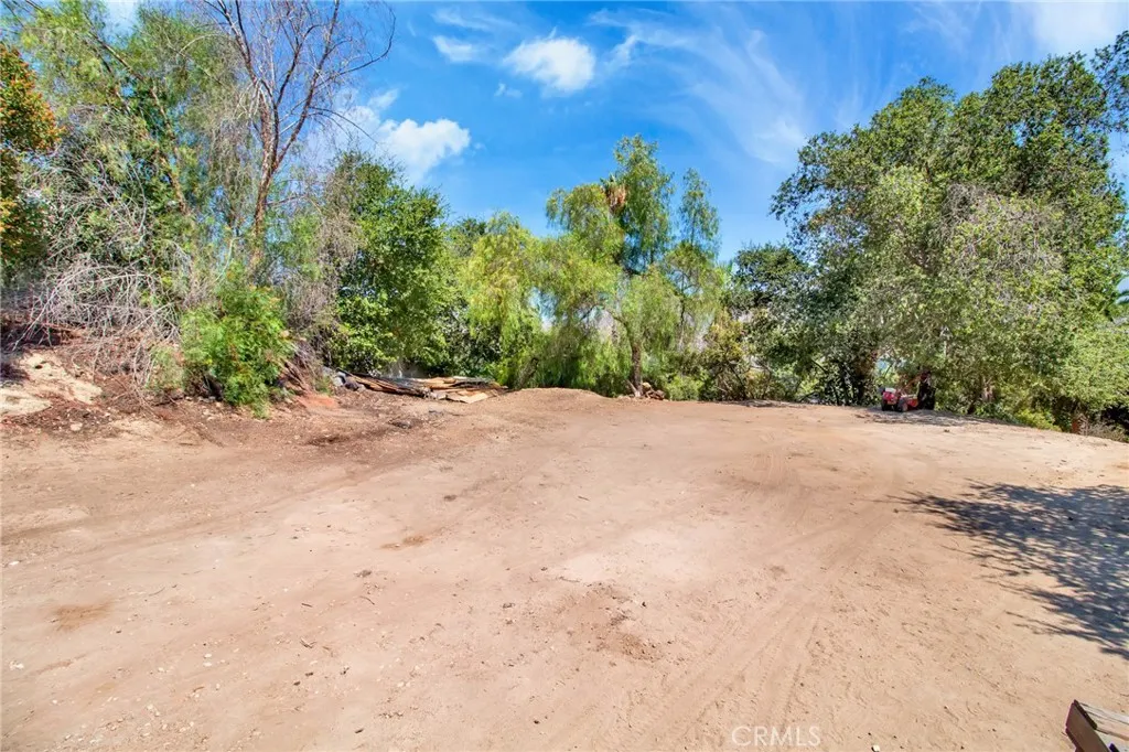 8455 Mcgroarty Street, Sunland, California 91040 home-pic-16