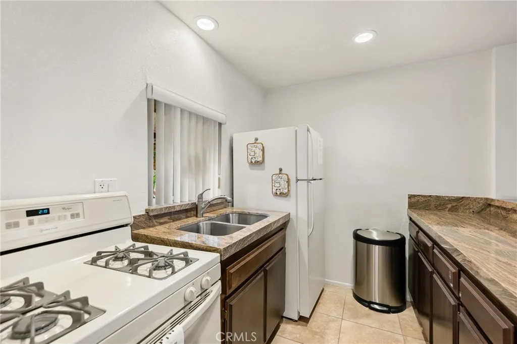 441 E San Jose, Burbank, California 91501 home-pic-24