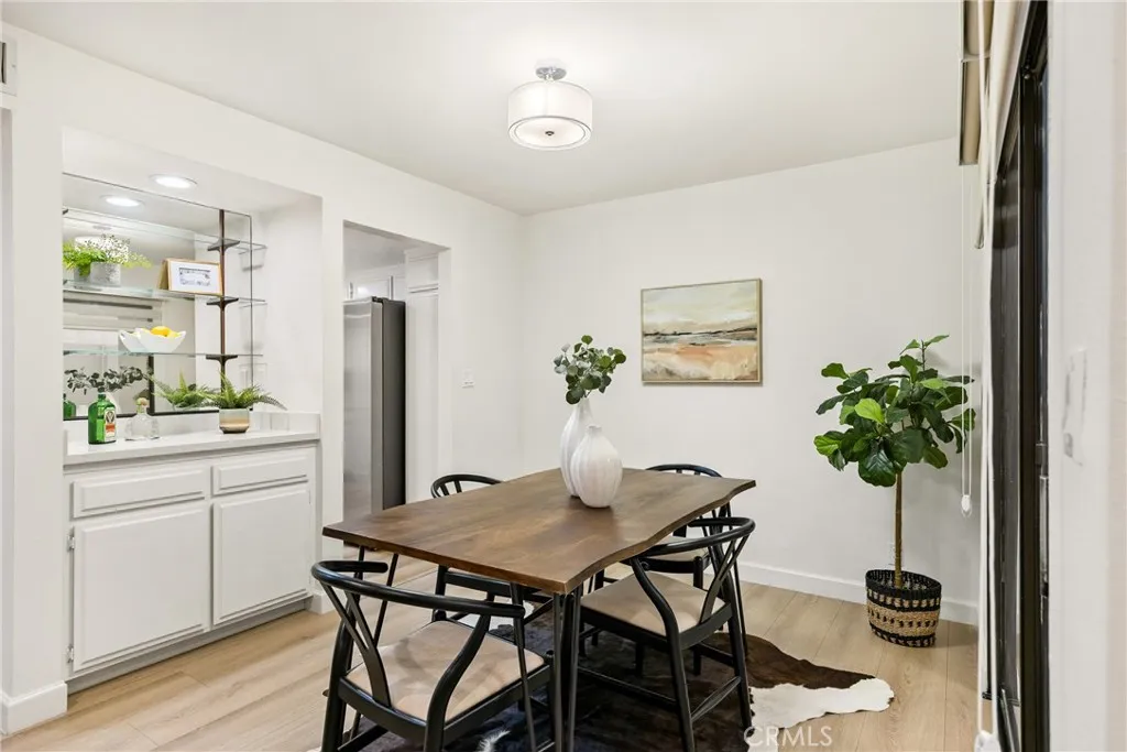 441 E San Jose, Burbank, California 91501 home-pic-4