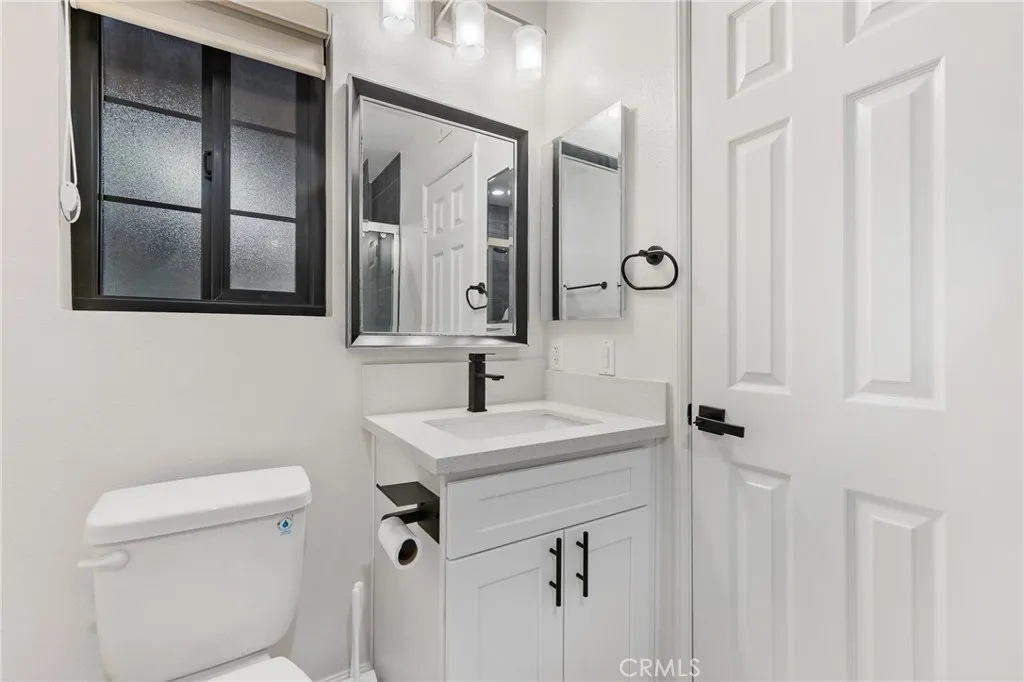 441 E San Jose, Burbank, California 91501 home-pic-13