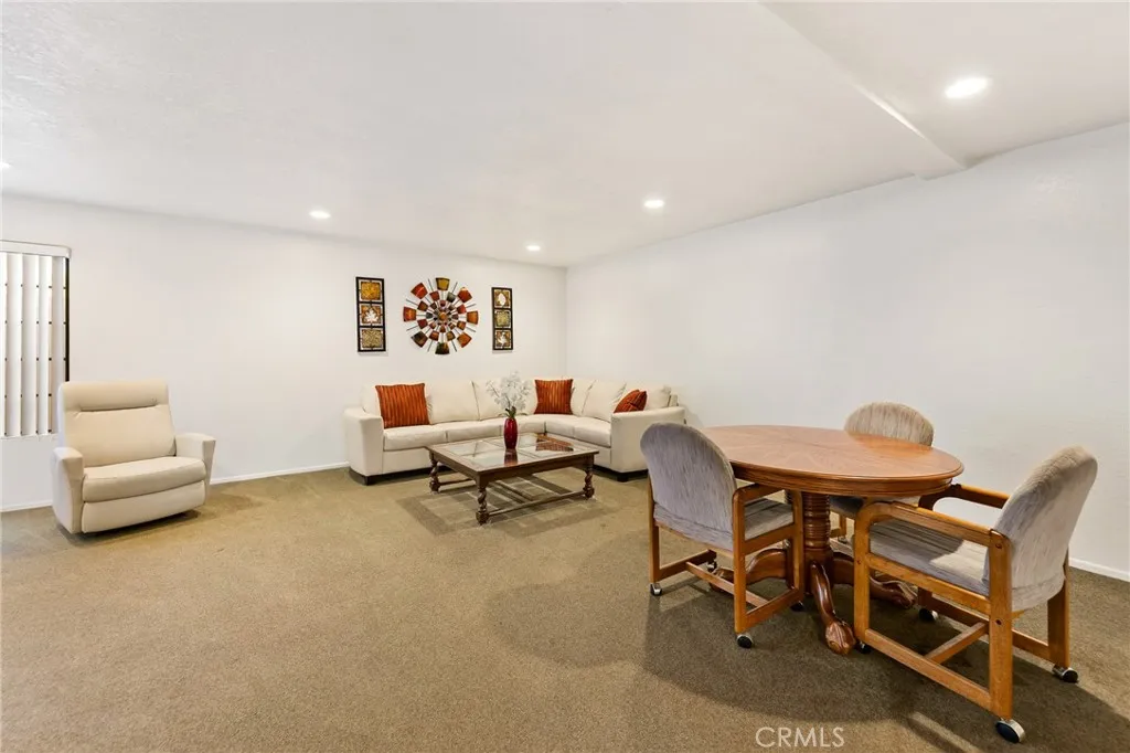 441 E San Jose, Burbank, California 91501 home-pic-21
