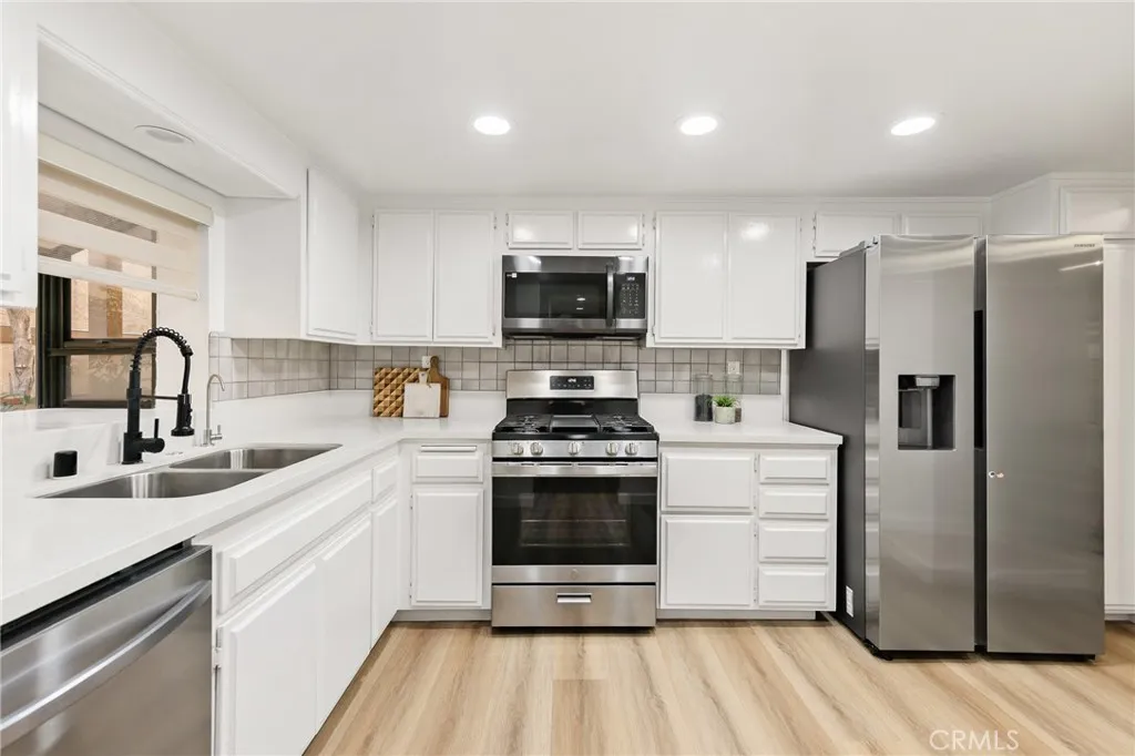 441 E San Jose, Burbank, California 91501 home-pic-6