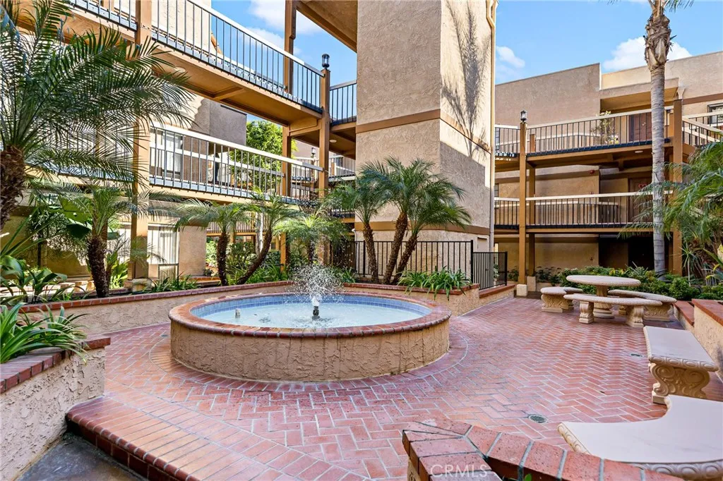 441 E San Jose, Burbank, California 91501 home-pic-25