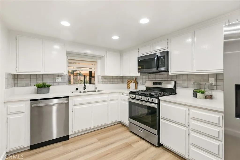 441 E San Jose, Burbank, California 91501 home-pic-5