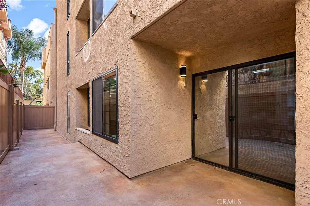 441 E San Jose, Burbank, California 91501 home-pic-16