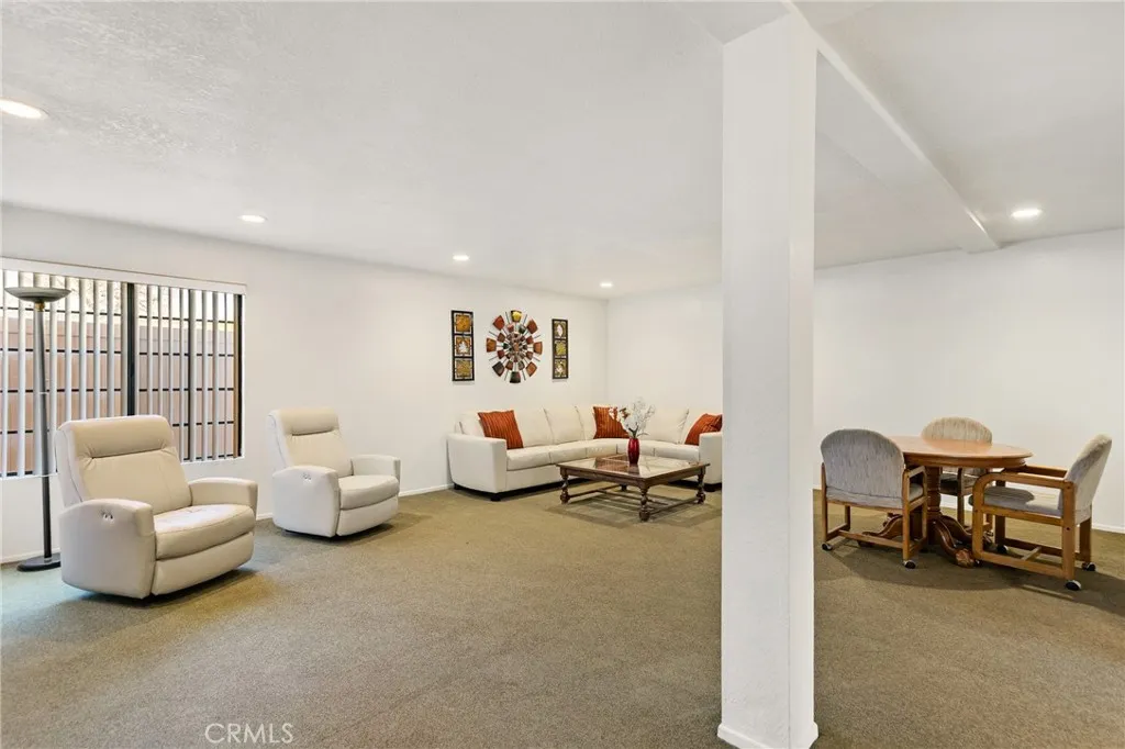 441 E San Jose, Burbank, California 91501 home-pic-23