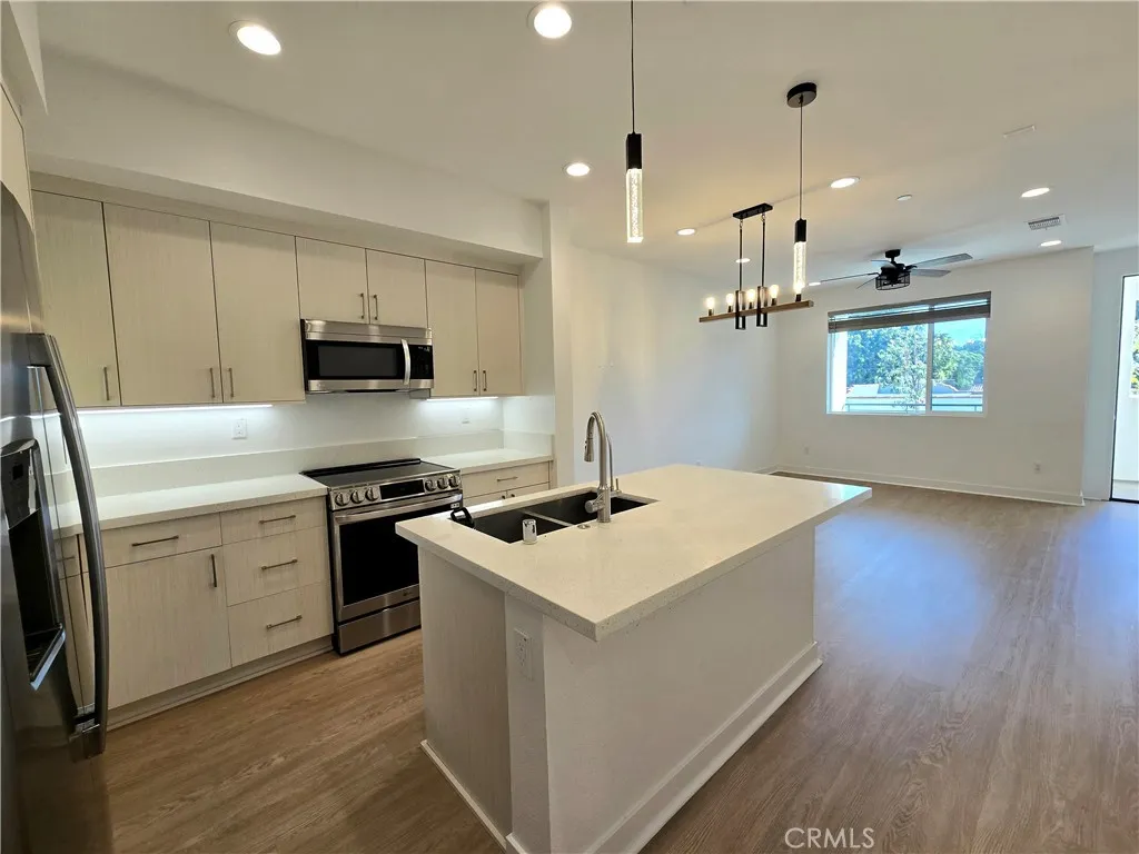 18 E Sunset, Long Beach, California 90805 home-pic-20