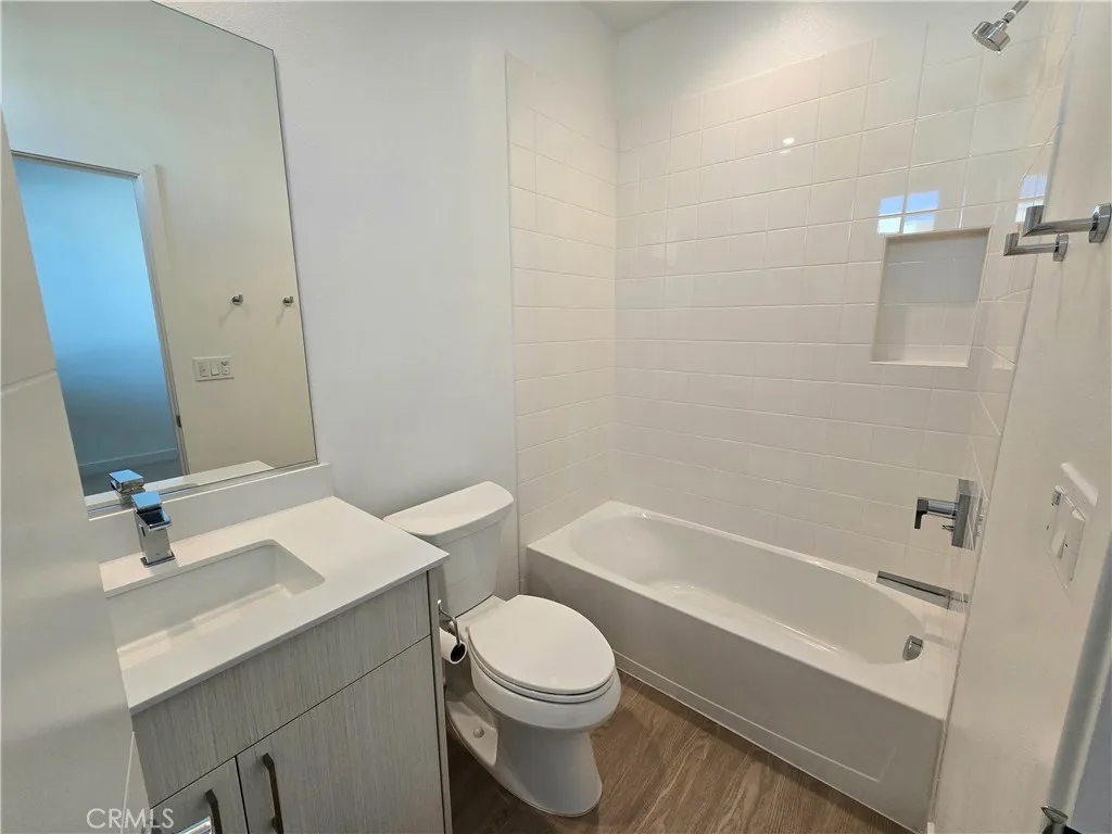 18 E Sunset, Long Beach, California 90805 home-pic-14