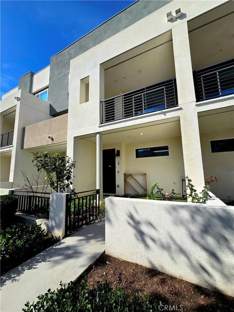 18 E Sunset, Long Beach, California 90805 home-pic-4