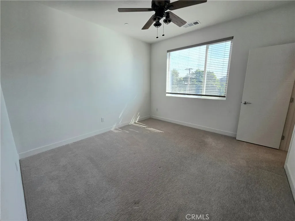 18 E Sunset, Long Beach, California 90805 home-pic-8