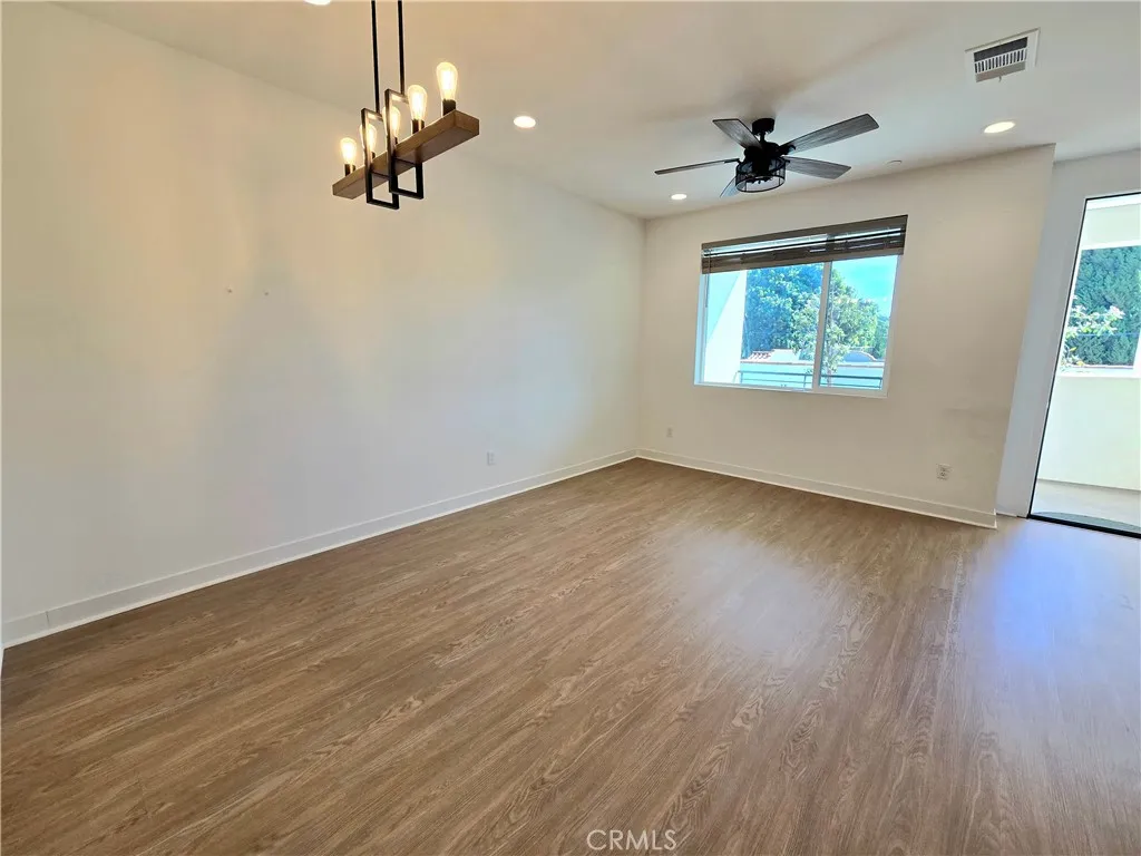 18 E Sunset, Long Beach, California 90805 home-pic-19