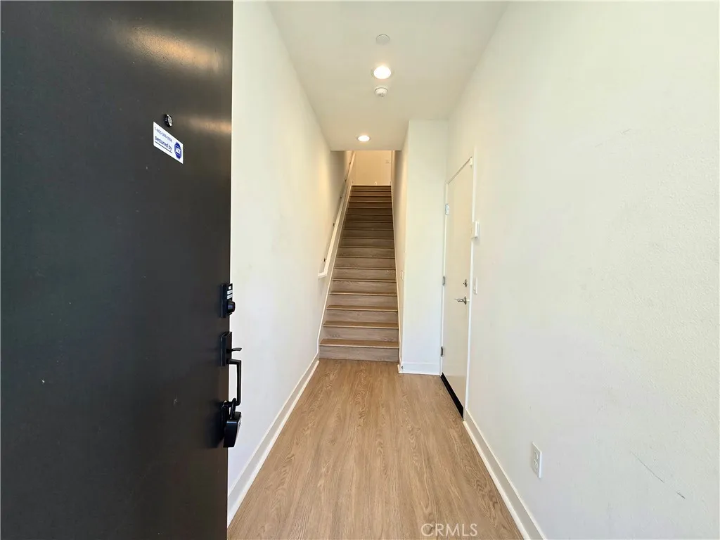 18 E Sunset, Long Beach, California 90805 home-pic-5