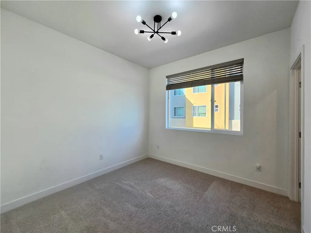 18 E Sunset, Long Beach, California 90805 home-pic-22