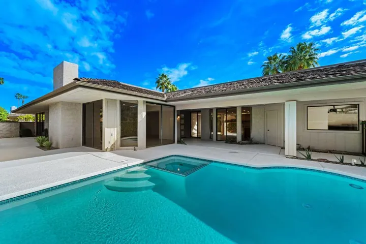 14-web-or-mls-CMDarmouth_OPMG_0226_014