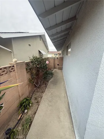 Side yard 2