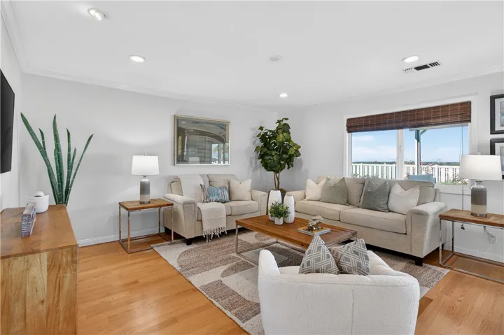 2821 Alta Vista, Newport Beach, California 92660