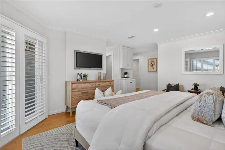 2821 Alta Vista, Newport Beach, California 92660