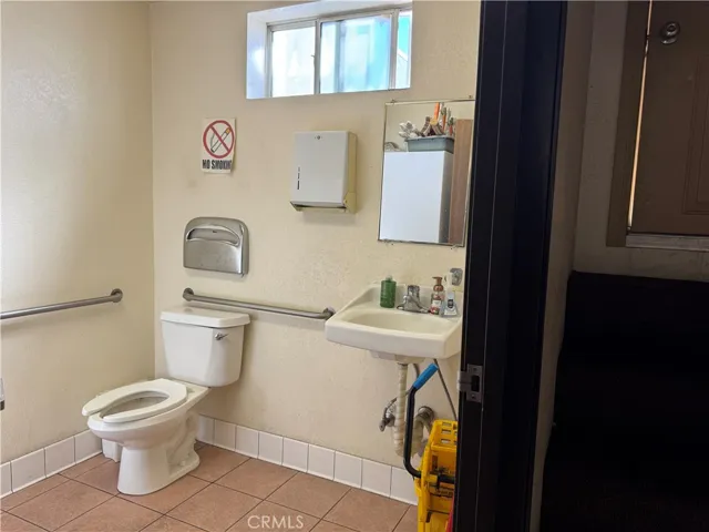 upper level bathroom