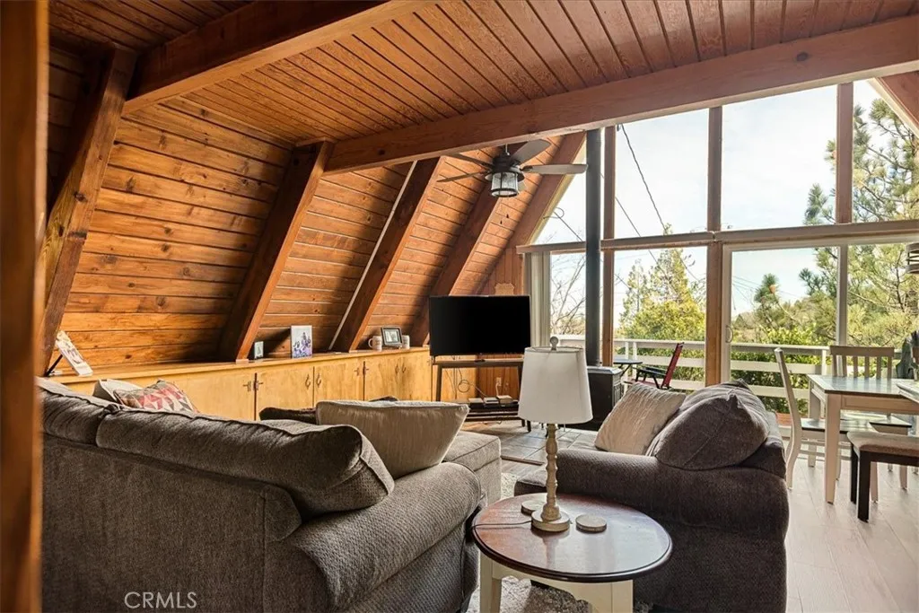 1190 Klondike, Lake Arrowhead, California 92352 home-pic-10