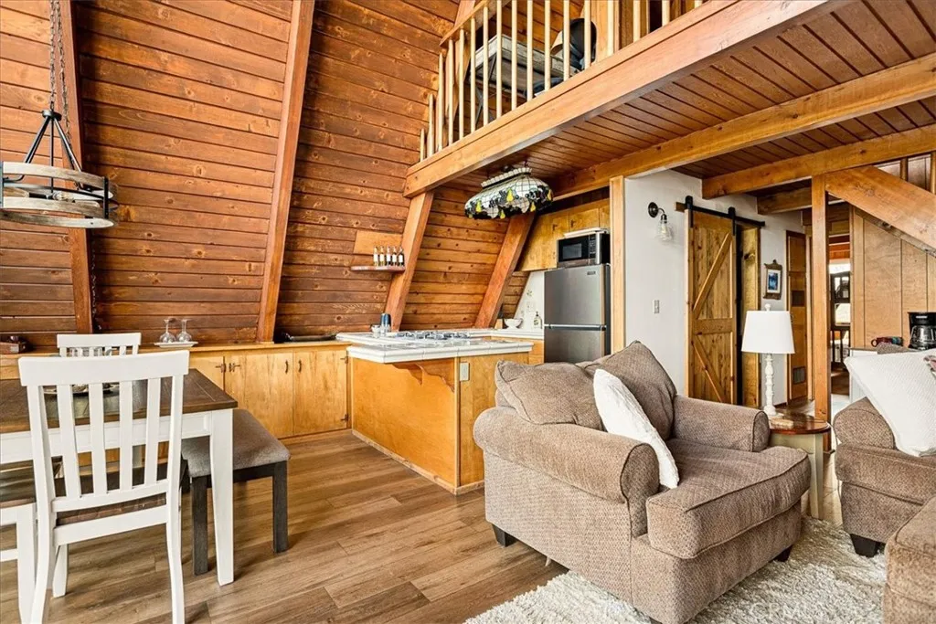 1190 Klondike, Lake Arrowhead, California 92352 home-pic-17
