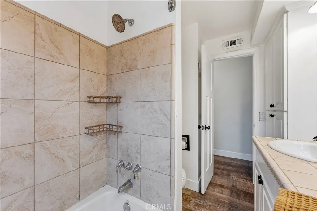 1953 Maple, Costa Mesa, California 92627 home-pic-17