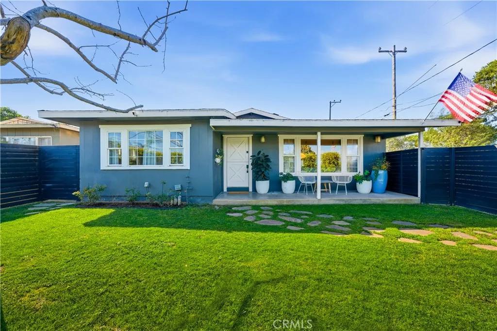 1953 Maple, Costa Mesa, California 92627 home-pic-1