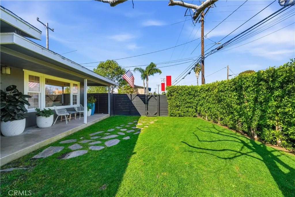 1953 Maple, Costa Mesa, California 92627 home-pic-35