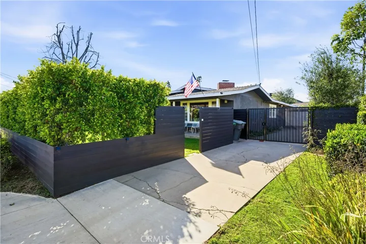 1953 Maple, Costa Mesa, California 92627