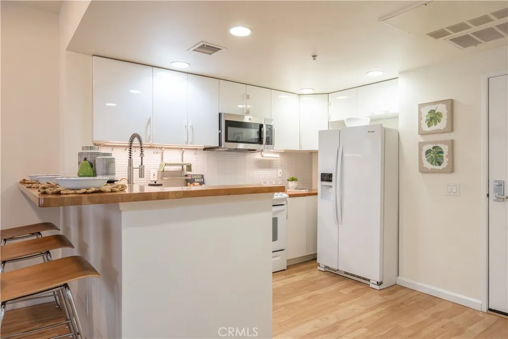 1301 Cabrillo Ave 208, Torrance, California 90501 home-pic-7