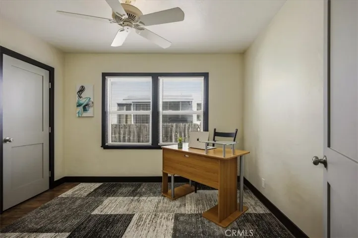 Guest bedroom 1 / offie / game room
