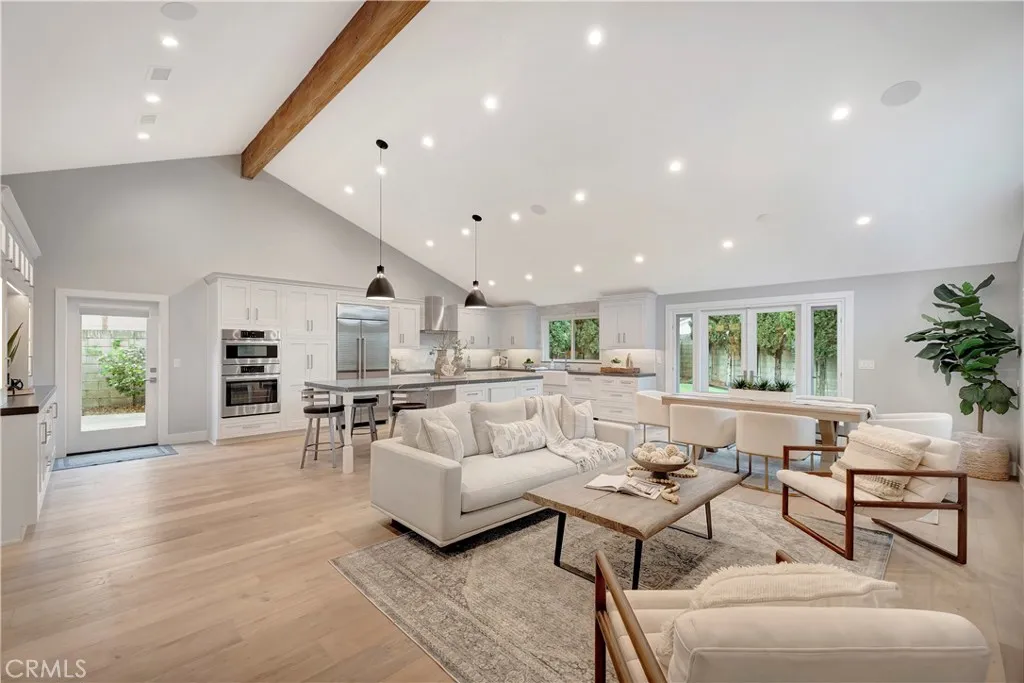 20162 Crater Circle, Huntington Beach, California 92646 home-pic-3