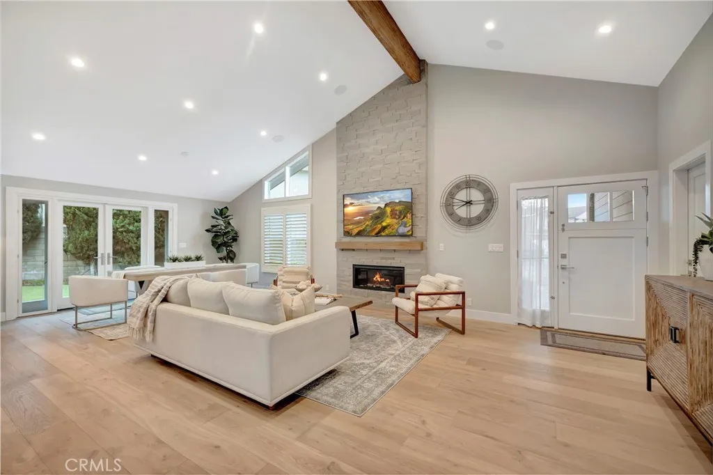 20162 Crater Circle, Huntington Beach, California 92646 home-pic-5