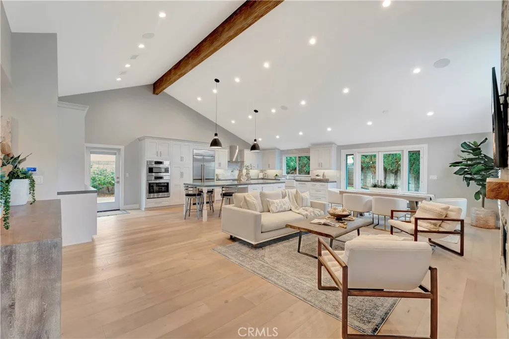 20162 Crater Circle, Huntington Beach, California 92646 home-pic-4