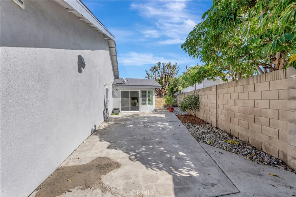 20162 Crater Circle, Huntington Beach, California 92646 home-pic-34