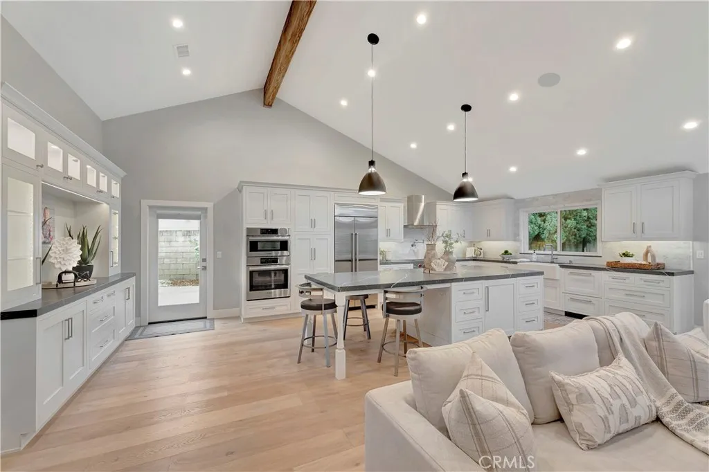 20162 Crater Circle, Huntington Beach, California 92646 home-pic-10