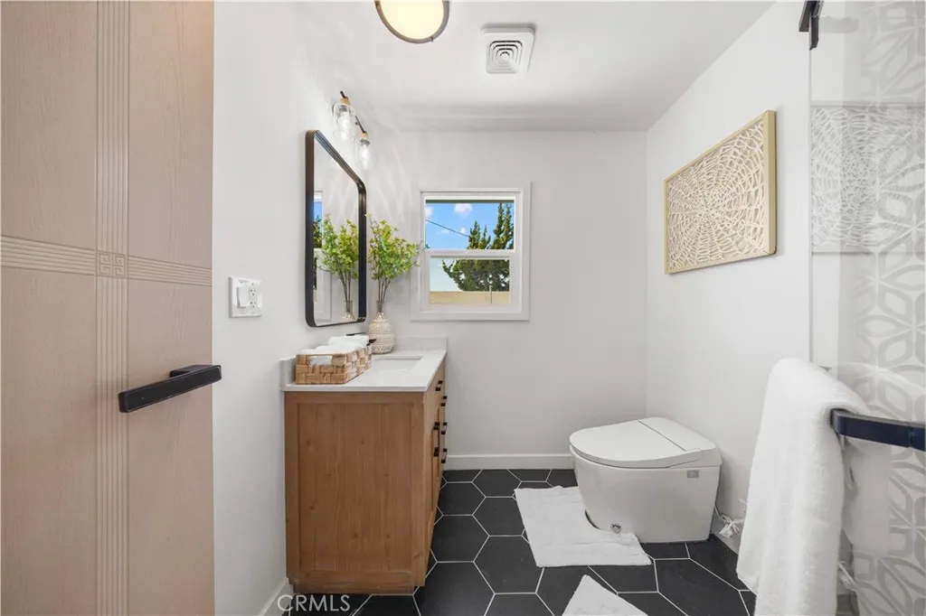 934 E Rose Avenue, Orange, California 92867 home-pic-36