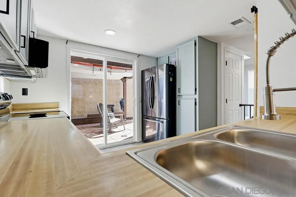 140 E El Norte Parkway 6, Escondido, California 92026 home-pic-14