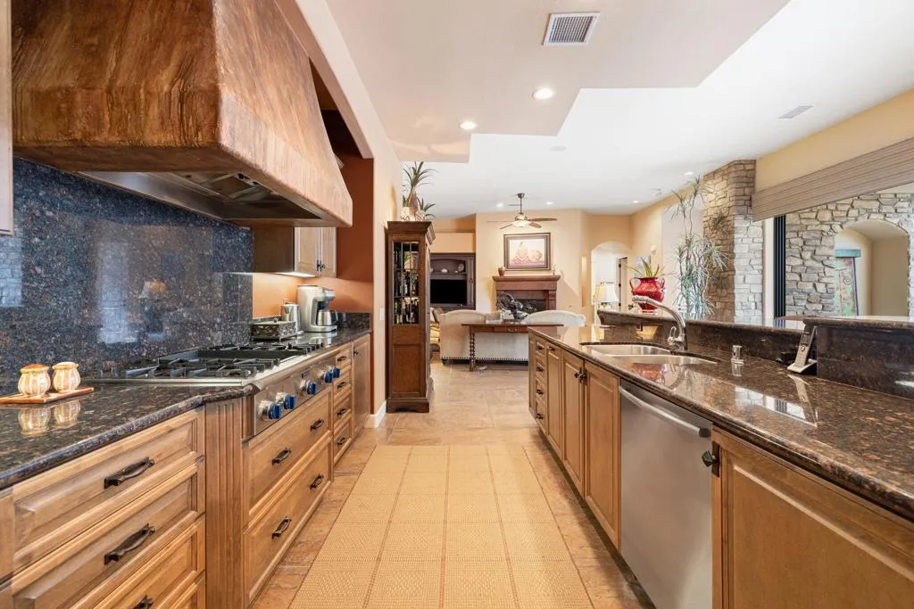 46494 Bradshaw Trail, La Quinta, California 92253 home-pic-16