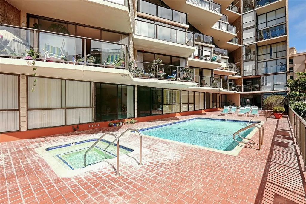 531 Esplanade 303, Redondo Beach, California 90277 home-pic-27