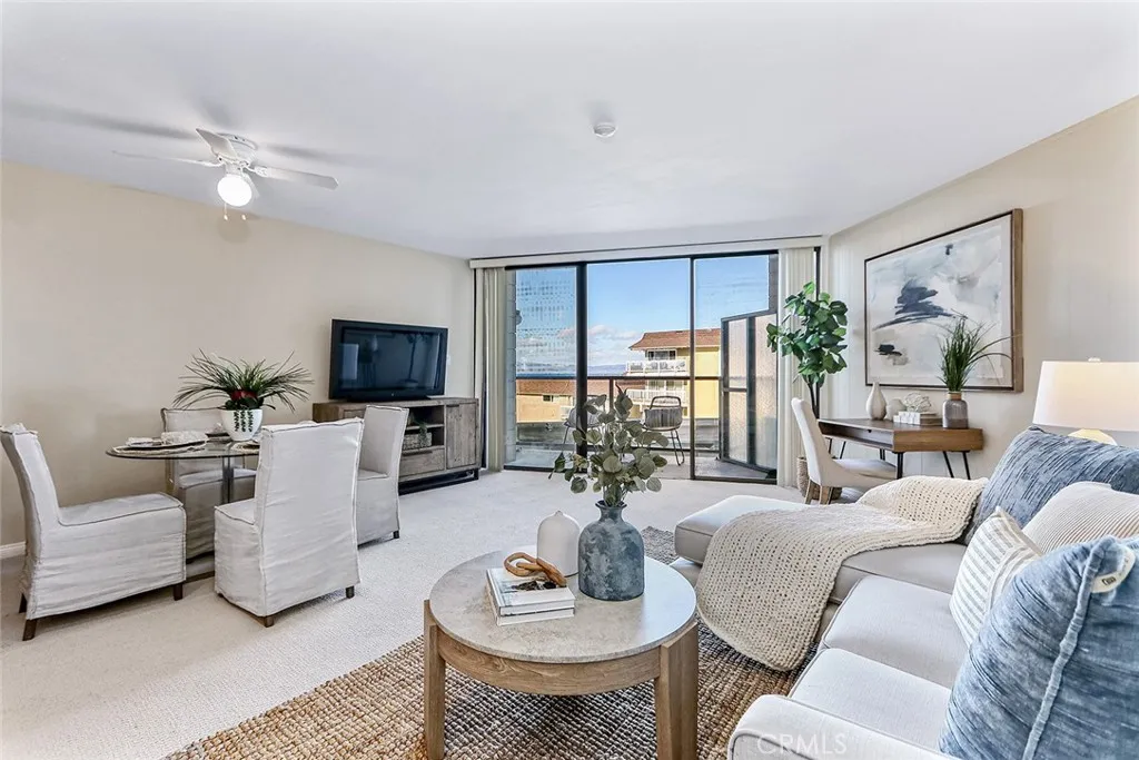 531 Esplanade 303, Redondo Beach, California 90277 home-pic-2