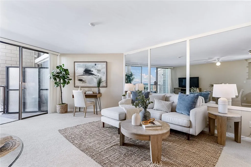 531 Esplanade 303, Redondo Beach, California 90277 home-pic-3