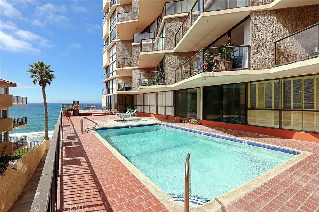 531 Esplanade 303, Redondo Beach, California 90277 home-pic-26
