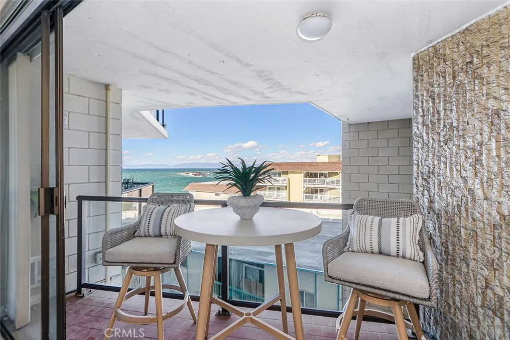 531 Esplanade 303, Redondo Beach, California 90277 home-pic-18